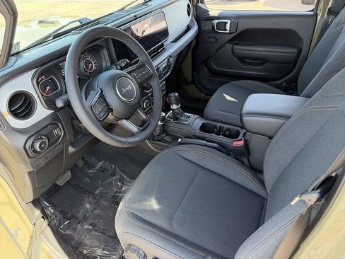 Used 2025 Jeep Wrangler Unlimited Sport AWD/4WD image 12