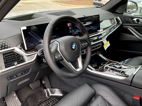 New 2026 BMW X5 xDrive40i w/ M Sport Package AWD/4WD image 9