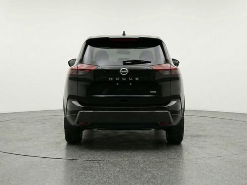 Used 2025 Nissan Rogue SV image 7