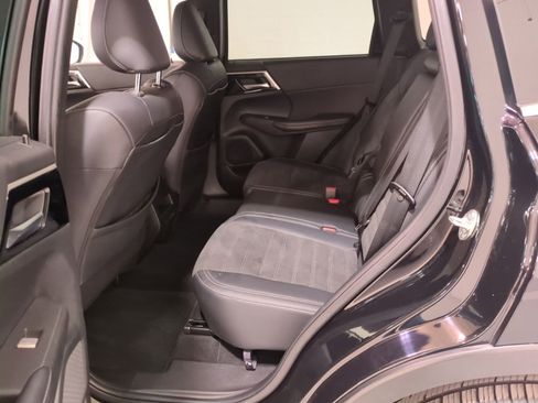 Used 2023 Mitsubishi Outlander SE AWD/4WD image 15