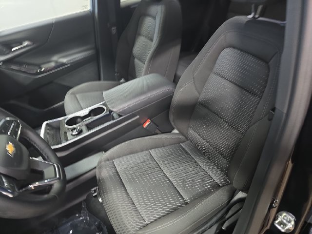 Used 2026 Chevrolet Equinox LT AWD/4WD image 16