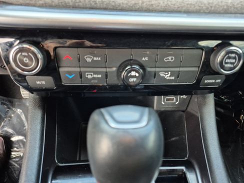 Used 2024 Jeep Compass Latitude AWD/4WD image 31