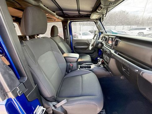 Used 2019 Jeep Wrangler Sport image 32