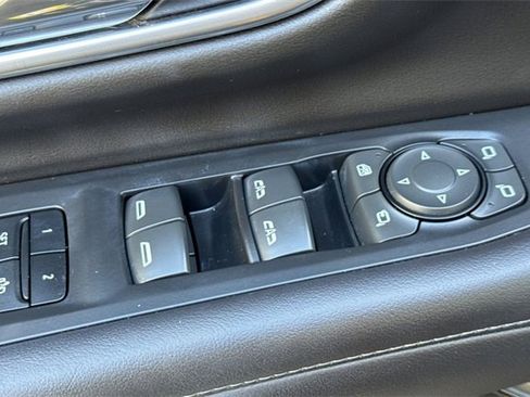 Used 2021 Chevrolet Suburban LT w/ LT Signature Package image 12