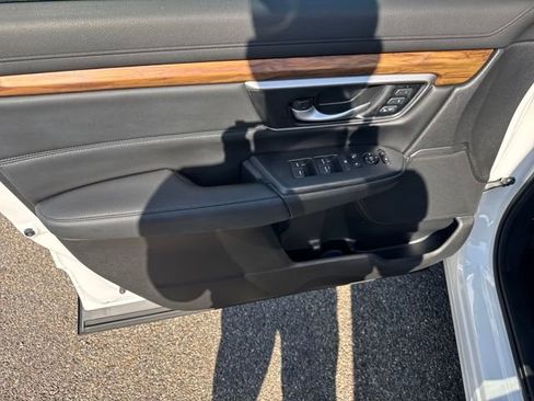 Used 2020 Honda CR-V Touring image 6