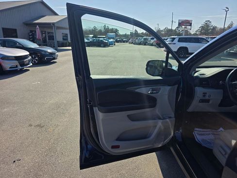 Used 2017 Honda Pilot EX-L image 8