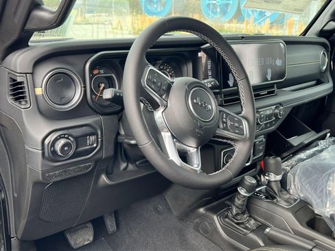 New 2025 Jeep Wrangler Sahara w/ Dual Top Group image 11