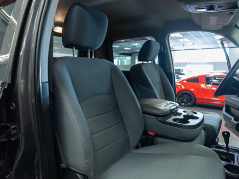 Used 2018 RAM 2500 Tradesman w/ Chrome Appearance Group AWD/4WD image 16