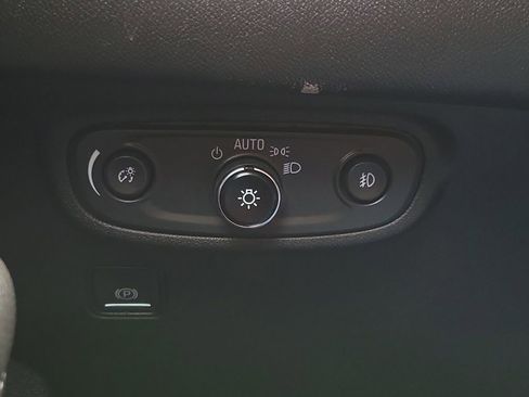 Used 2022 GMC Terrain SLT image 18