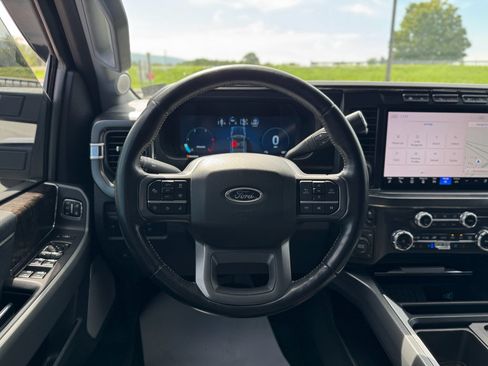 Used 2024 Ford F250 Lariat w/ Lariat Ultimate Package AWD/4WD image 18