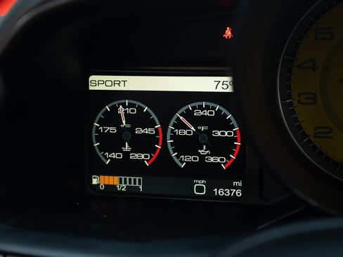 Used 2012 Ferrari 458 Italia Coupe RWD image 34