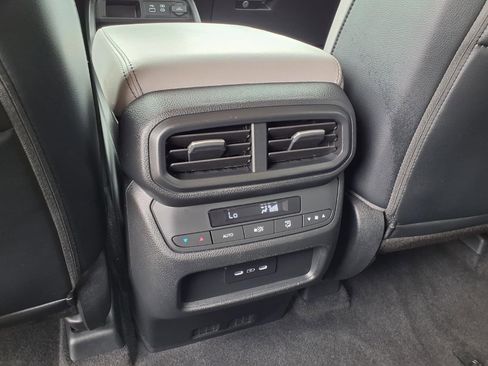 Used 2025 Honda Pilot EX-L image 14