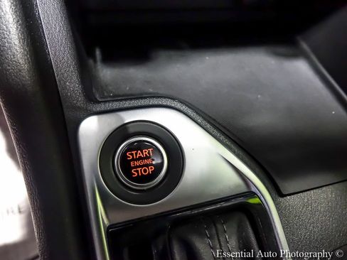 Used 2025 Nissan Sentra SV FWD image 18