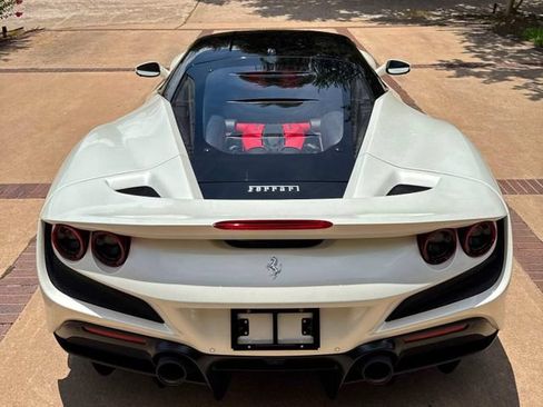 Used 2021 Ferrari F8 Tributo RWD image 8