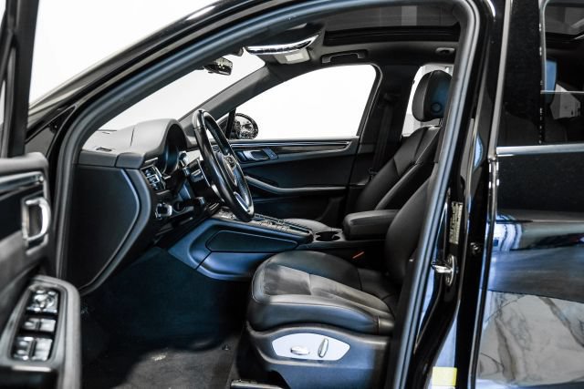 Used 2020 Porsche Macan AWD/4WD image 5