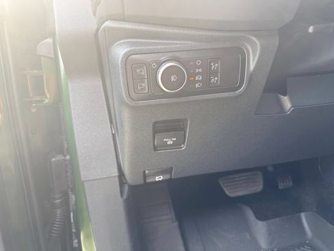 Used 2025 Ford Bronco Outer Banks AWD/4WD image 12