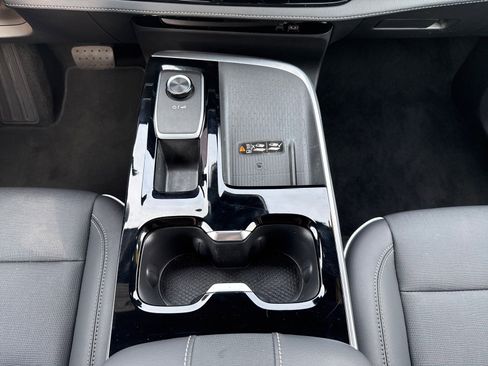 Used 2025 Buick Enclave Preferred image 15