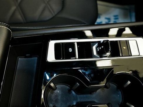 Used 2024 Volkswagen Atlas SE image 30