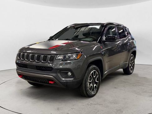 Used 2024 Jeep Compass Trailhawk AWD/4WD image 1