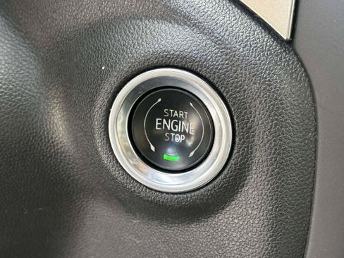 Used 2021 Chevrolet Silverado 1500 RST w/ Convenience Package II AWD/4WD image 8