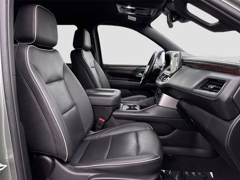 Used 2023 Chevrolet Suburban Premier image 29