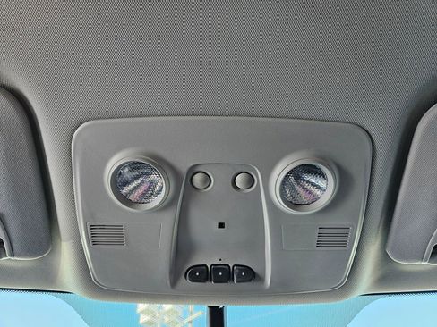 Used 2017 Chevrolet Traverse Premier image 19