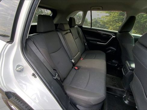 Used 2021 Toyota RAV4 LE AWD/4WD image 25