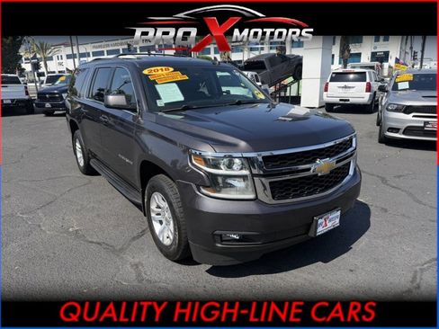 Used 2018 Chevrolet Suburban LT w/ Luxury Package image 1