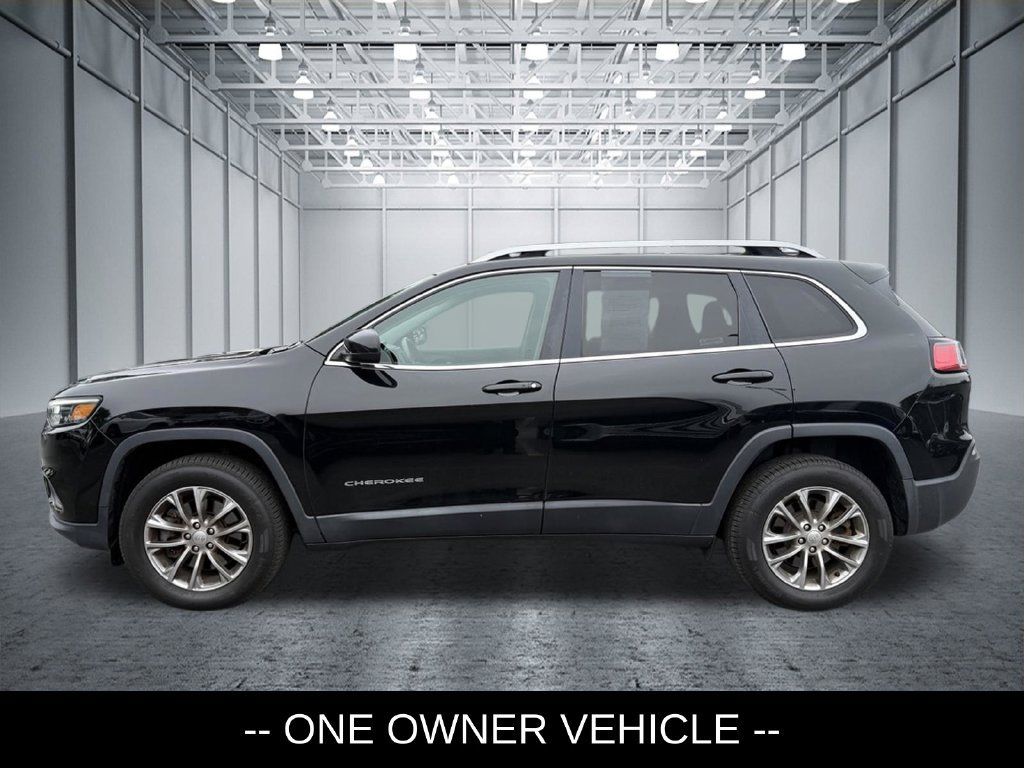 Used 2019 Jeep Cherokee Latitude Plus w/ Cold Weather Group AWD/4WD image 3