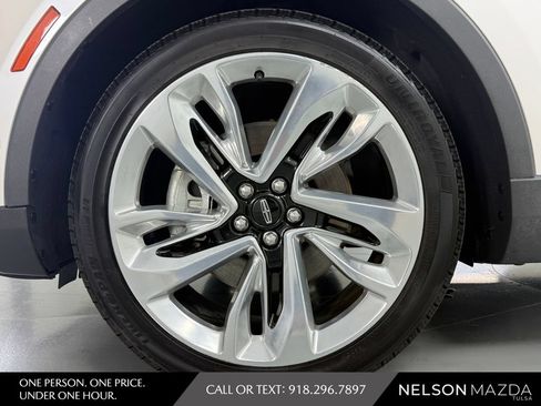 Used 2018 Lincoln MKX Reserve w/ Driver Assistance Package FWD image 11
