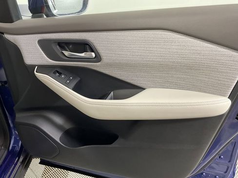 Used 2023 Nissan Rogue SV image 23