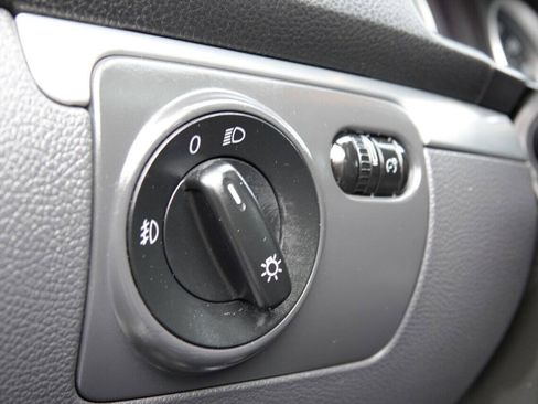 Used 2007 Volkswagen GTI 4-Door FWD image 86