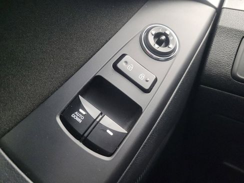 Used 2013 Hyundai Elantra image 27