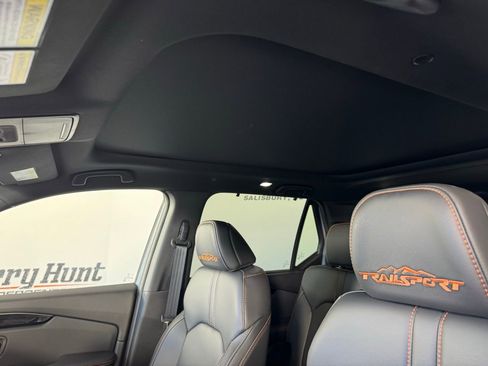 Used 2025 Honda Pilot TrailSport image 4