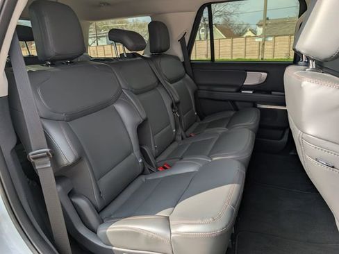 New 2025 Ford Expedition Active image 51