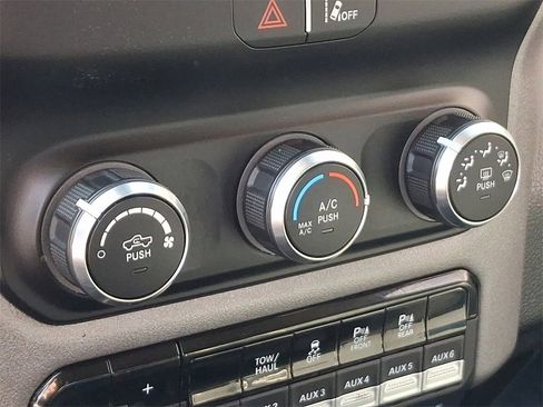 Used 2020 RAM 2500 Tradesman w/ Safety Group image 16