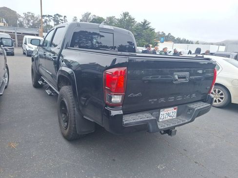 Used 2020 Toyota Tacoma SR5 w/ Technology Package AWD/4WD image 4