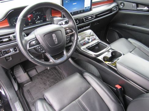 Used 2023 Lincoln Nautilus Reserve w/ Equipment Group 201A AWD/4WD image 10