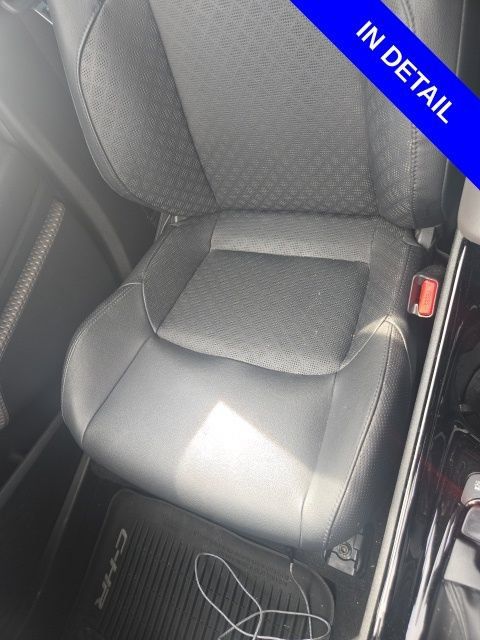 Used 2020 Toyota C-HR Limited FWD image 7