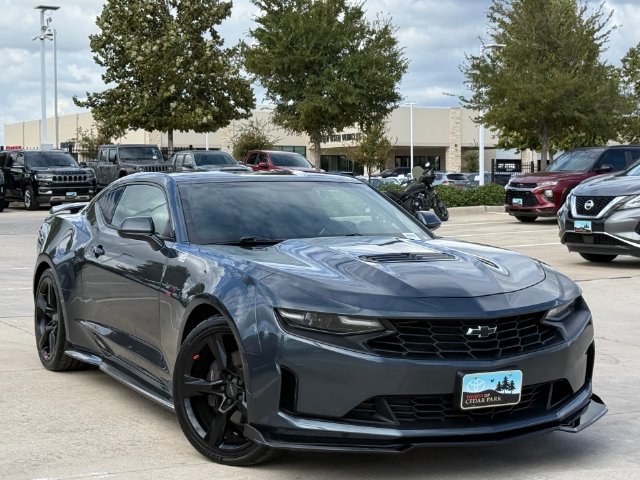 Used 2021 Chevrolet Camaro LT RWD image 1