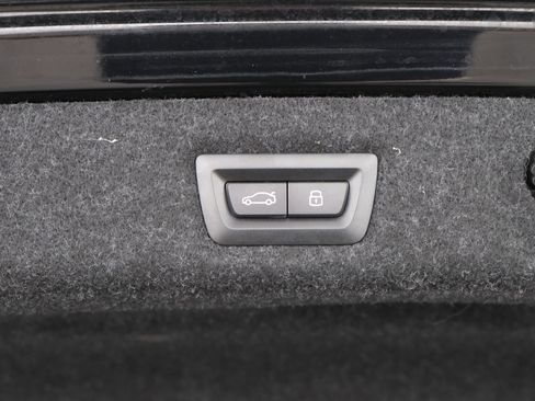 Used 2023 BMW 540i xDrive w/ M Sport Package AWD/4WD image 39