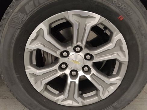 Used 2020 Chevrolet Silverado 1500 LT image 31