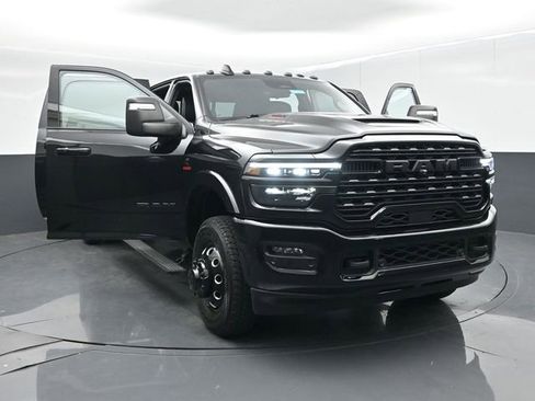 Used 2025 RAM 3500 Limited AWD/4WD image 66
