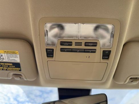 Used 2019 Toyota Highlander Limited Platinum image 9