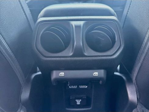 Used 2023 Jeep Wrangler Unlimited Sahara AWD/4WD image 28