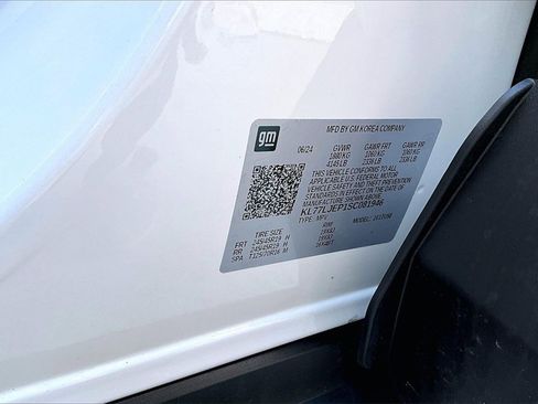 Used 2025 Chevrolet Trax RS w/ Driver Confidence Package image 17