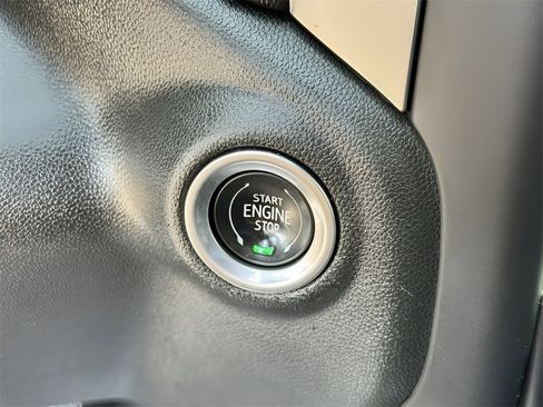 Used 2021 Chevrolet Silverado 1500 RST image 17