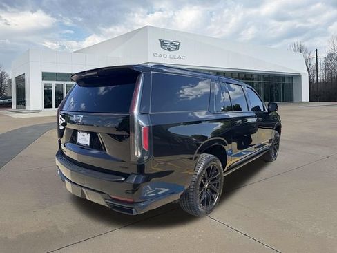 Used 2023 Cadillac Escalade ESV Sport Platinum w/ LPO, ONYX Package AWD/4WD image 3