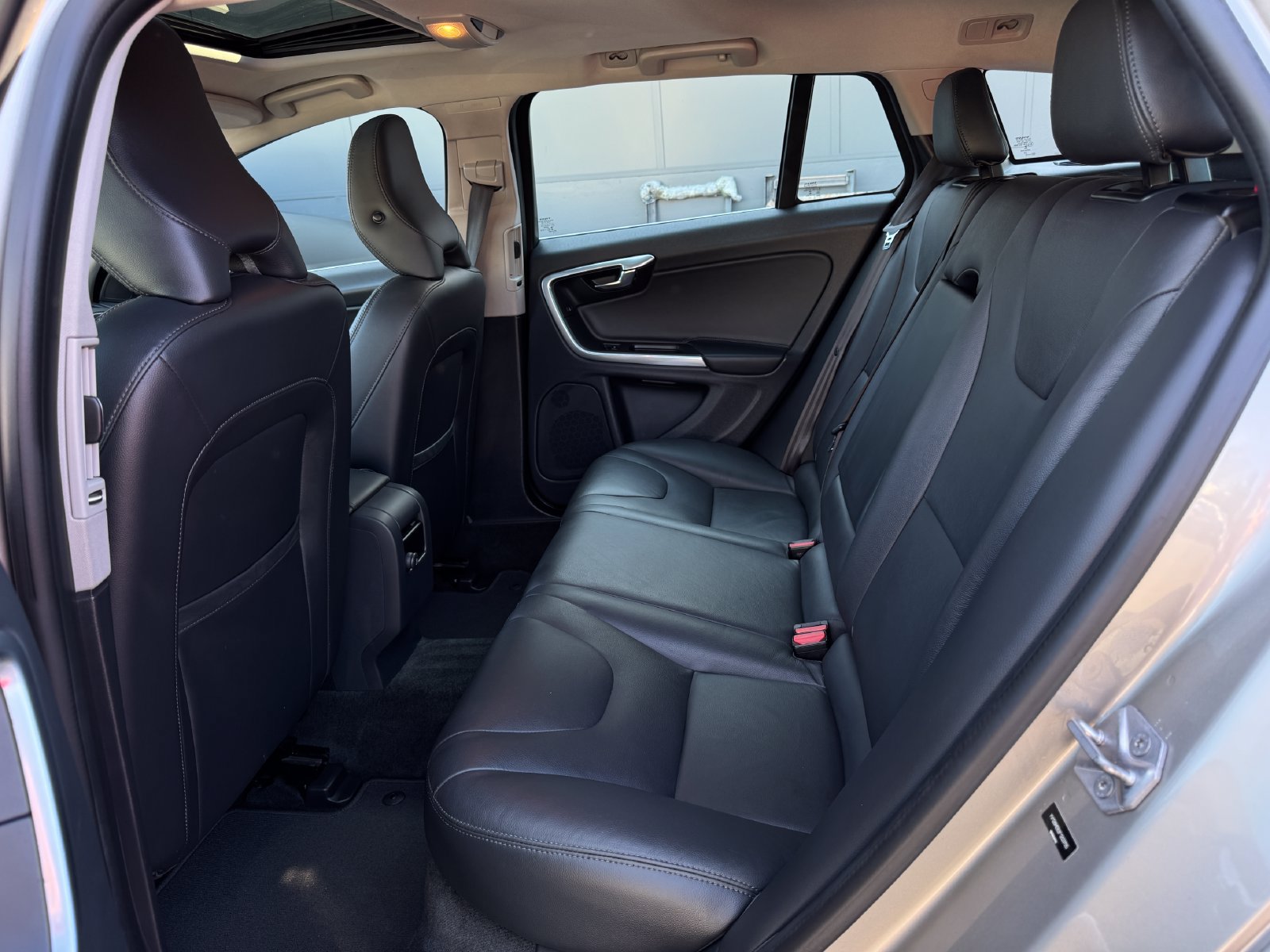 Used 2015 Volvo V60 T5 Premier FWD image 14