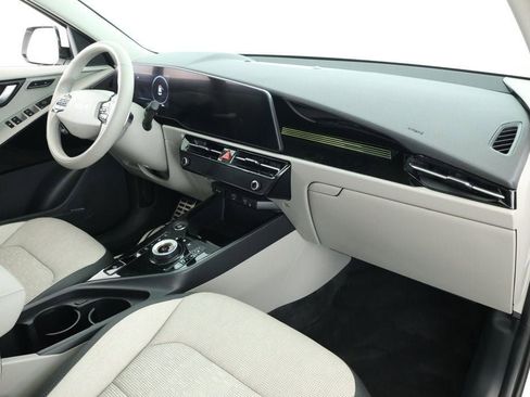 Used 2025 Kia Niro Wave w/ Wave Preserve Package image 24